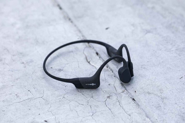 5 Best Cycling Headphones For the Year 2022 (Buyer’s Guide)